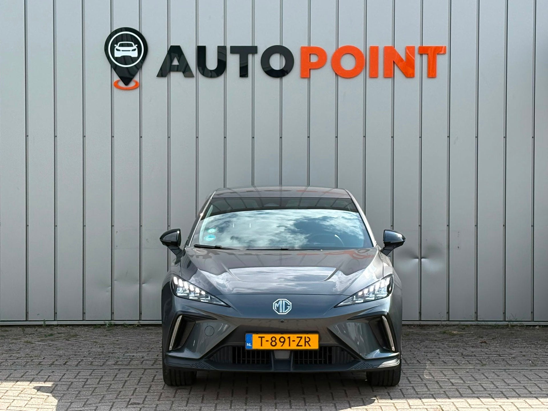 MG MG4 Electric Luxury 64 kWh ORG NL DEALEROND 1E EIG SOH96%, Auto's, MG, Automaat, Dealer onderhouden, Achterwielaandrijving