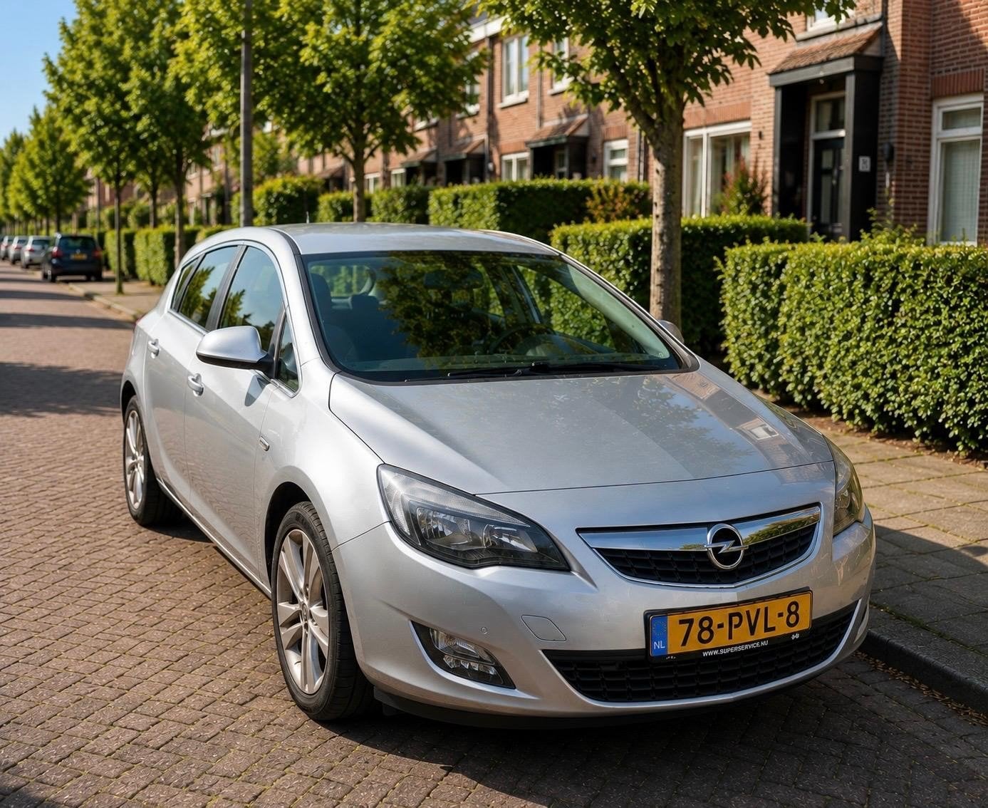 Opel Astra 1.4 Turbo 88KW 5D 2011 Grijs, Auto's, Voorwielaandrijving, 680 kg, 4 cilinders, Origineel Nederlands