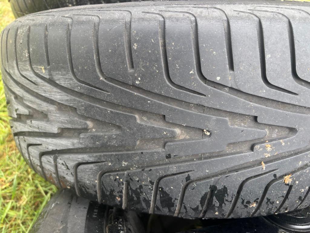 Volvo 740 wielen 205/55 R16 - Zwarte velgen, Ophalen, Gebruikt