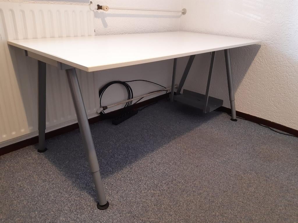Zo goed als nieuw bureau, Huis en Inrichting, Bureaus, Ophalen, Zo goed als nieuw