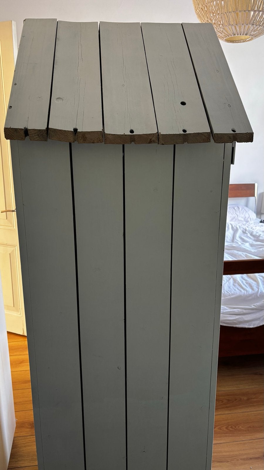 Unieke houten kledingkast met puntdak - Hoogte 179 cm, Ophalen, Met plank(en), Gebruikt, 50 tot 100 cm
