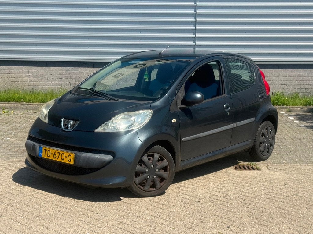 Peugeot 107 1.0-12V XR (INRUILKOOPJE), Auto's, Peugeot, Voorwielaandrijving, Stof, Gebruikt, Zwart