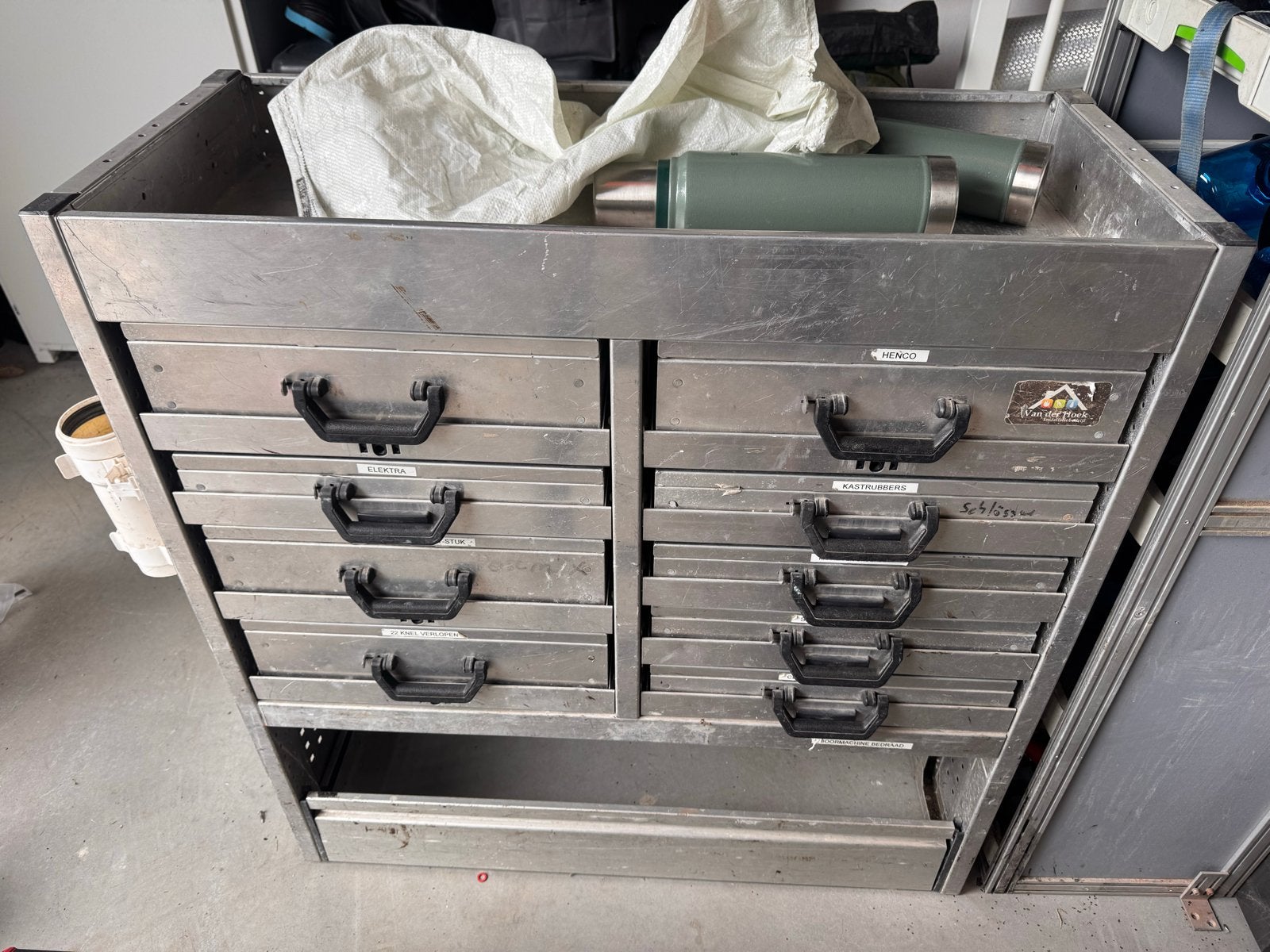 Aluca Bedrijfswageninrichting - Volledig Aluminium, Ophalen