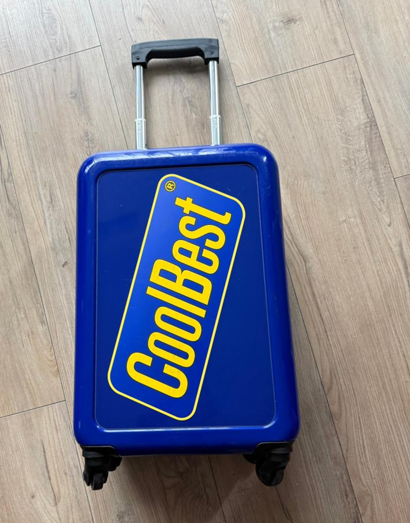 Stickercase handbagage koffer 54cm, Sieraden, Tassen en Uiterlijk, Koffers, Wieltjes, 50 tot 60 cm, Hard kunststof, Ophalen of Verzenden
