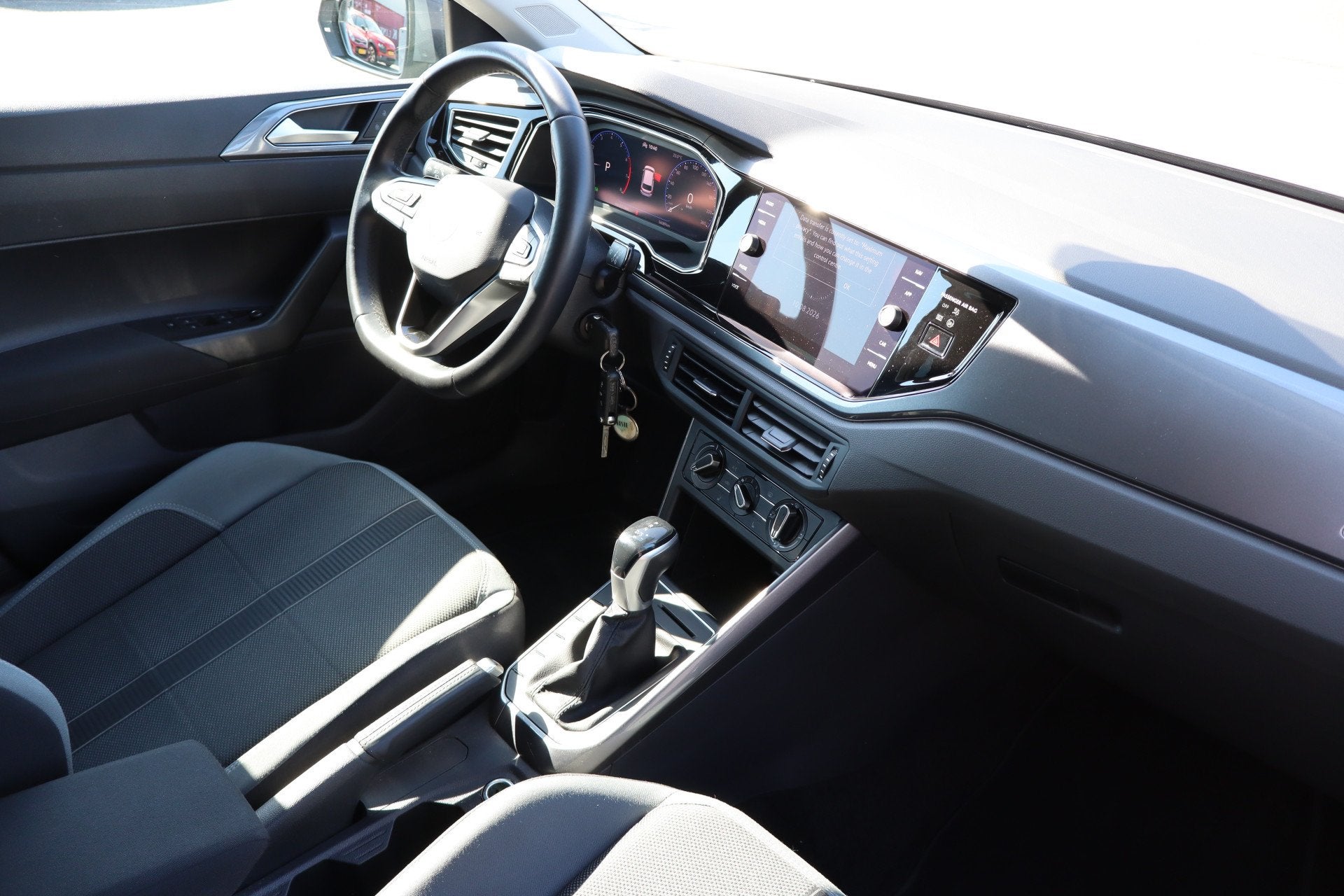 Volkswagen Polo 1.0 TSI Style Automaat! Apple carplay/Stoelv, Auto's, 12 maanden, Stof, Bedrijf, 999 cc