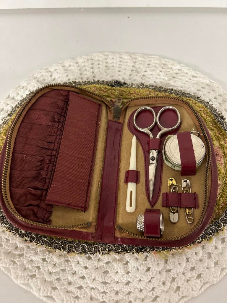 Vintage Naaisetje in Etui - Compleet met Accessoires, Ophalen of Verzenden, Gebruikt, Overige typen