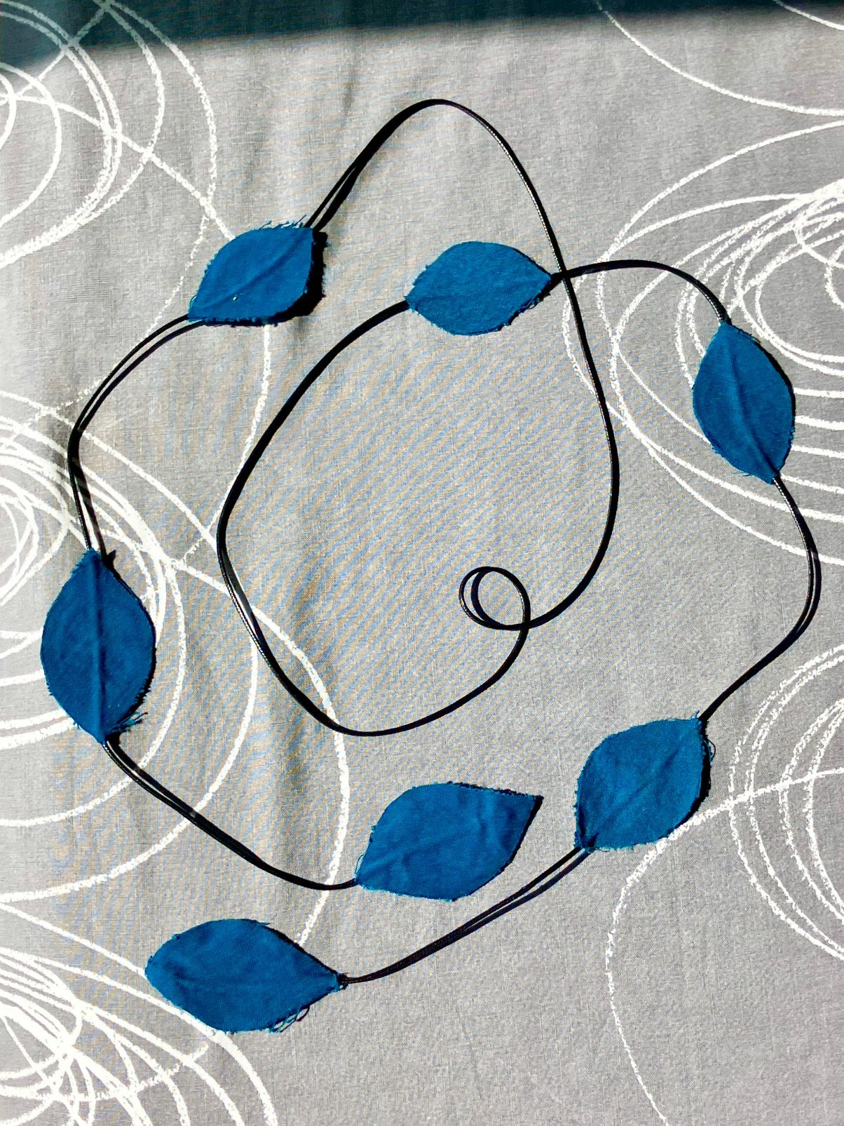 Teal Blue Leather & Fabric Leaf Adjustable Necklace, Overige materialen, Verstelbaar, Blauw, Nieuw