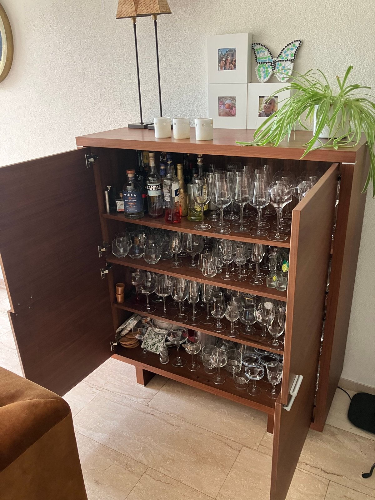 Stijlvolle barkast met veel opbergruimte, Huis en Inrichting, Ophalen, Gebruikt, 100 tot 150 cm, 25 tot 50 cm