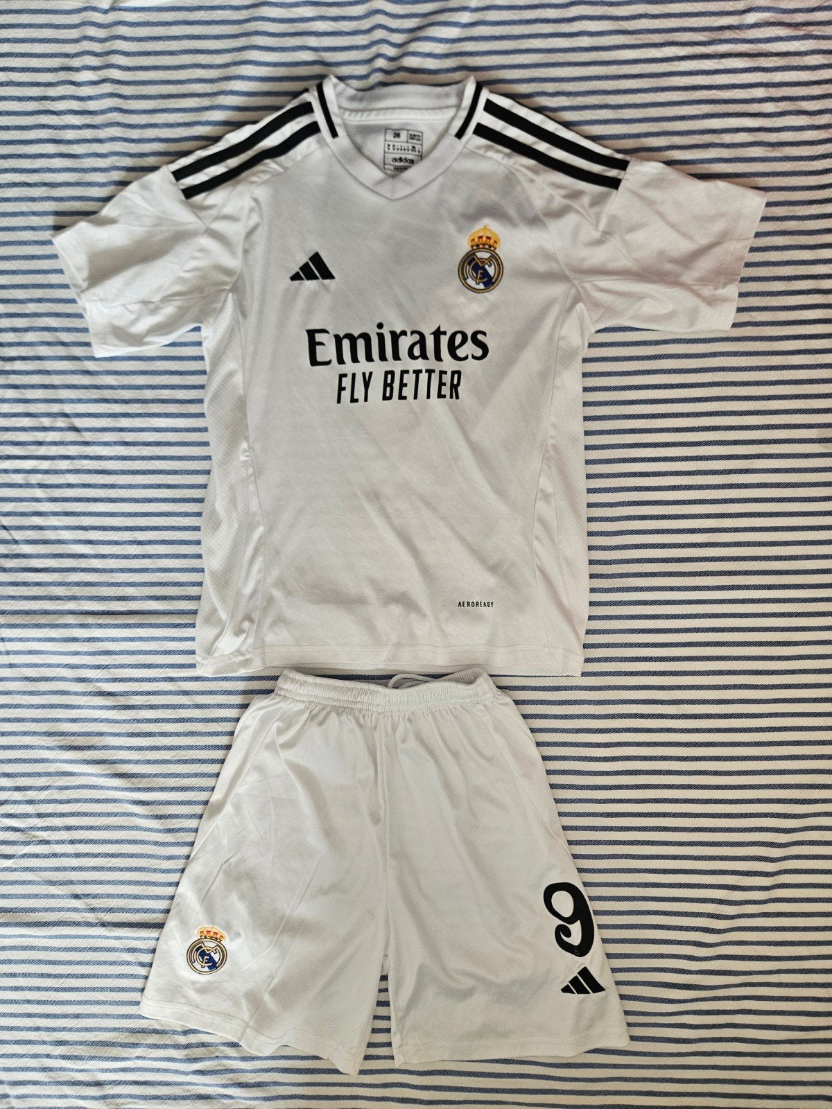 Real Madrid Mbappé voetbalpakje, Kinderen en Baby's, Ophalen of Verzenden, Gebruikt, Jongen of Meisje, Setje