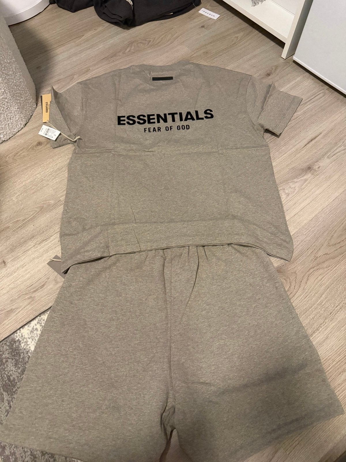 Essentials Fear of God T-shirt en korte broek set S/M/L, Ophalen of Verzenden, Nieuw, Overige maten