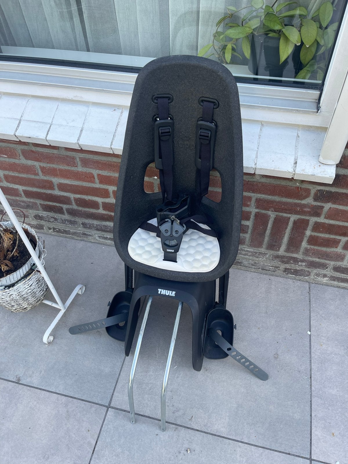 Thule Yepp Maxi kinderzitje - Zo goed als nieuw met sleutel, Achterzitje, Voetsteuntjes, 9 t/m 18 kg, Ophalen of Verzenden