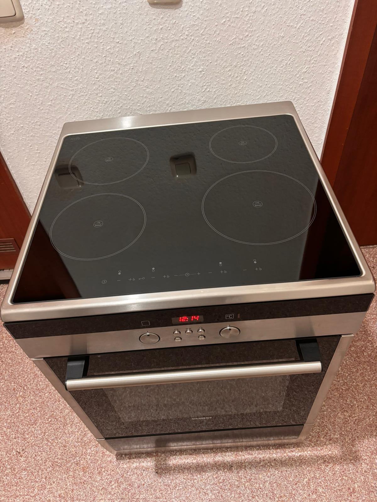 Mooie Siemens fornuis met bezorgen, Zo goed als nieuw, Vrijstaand, 85 tot 90 cm, Elektrisch