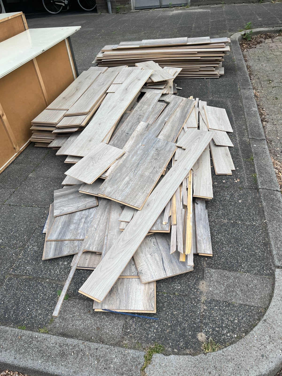 Gratis vloer, Doe-het-zelf en Verbouw, Hout en Planken, Ophalen, Minder dan 25 mm, Zo goed als nieuw, Minder dan 200 cm