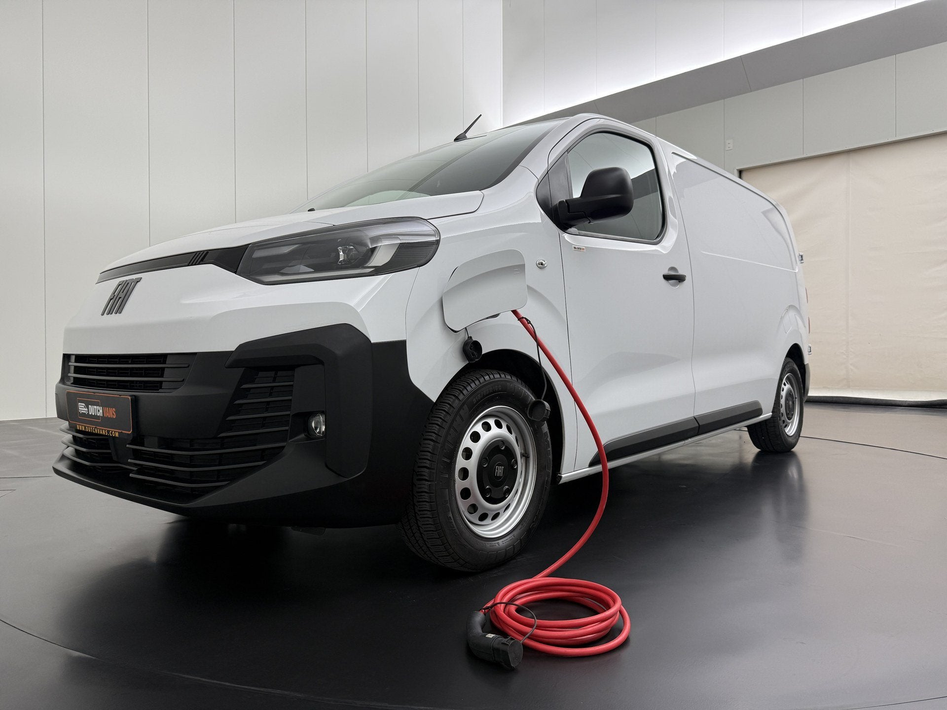 Fiat Scudo Lang 75KWh | Elektrisch | Multimedia | Camera | 3, Auto's, Bestelauto's, Automaat, Stof, Gebruikt, Zwart
