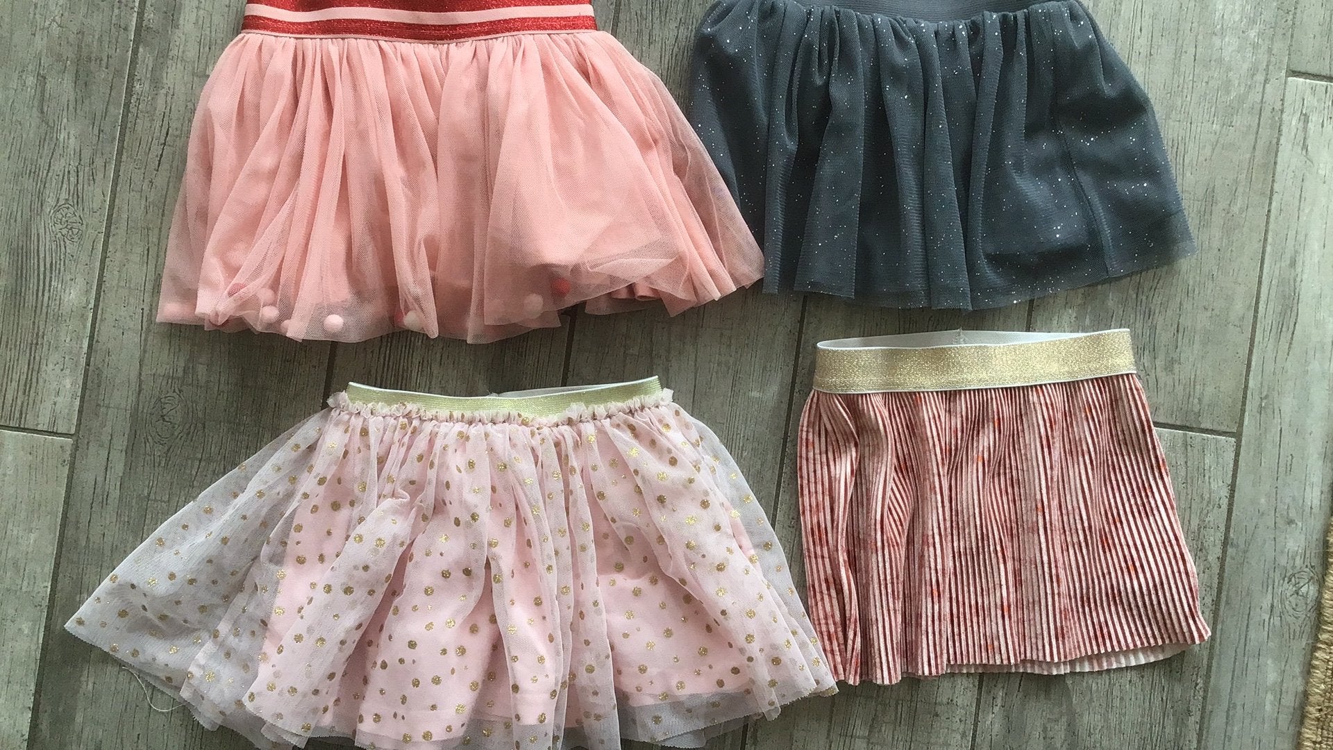 4 rokjes., Kinderen en Baby's, Kinderkleding | Maat 104, Ophalen of Verzenden, Zo goed als nieuw, Meisje, Jurk of Rok
