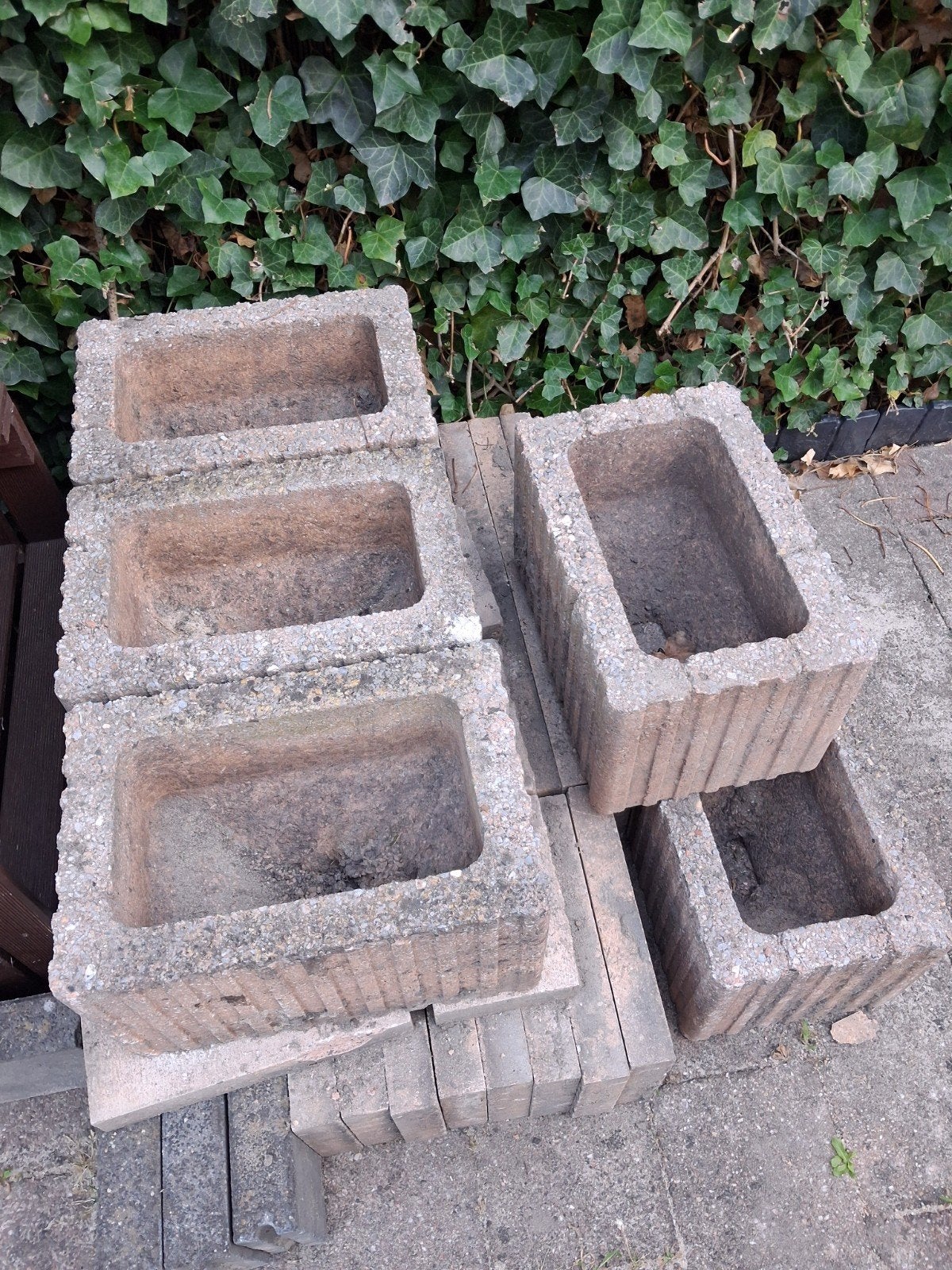 6 stenen bloembakken - Gratis af te halen, Tuin en Terras, Ophalen, Steen, Gebruikt, Minder dan 60 cm