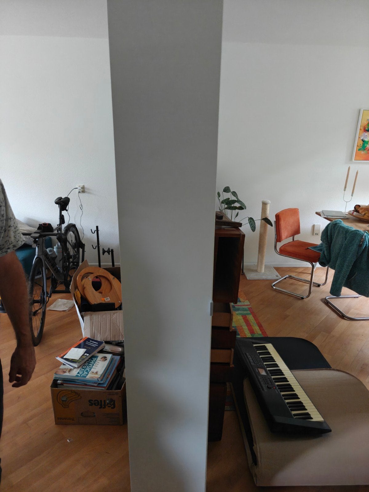 Witte smalle (badkamer) kast met planken, Ophalen of Verzenden, Gebruikt