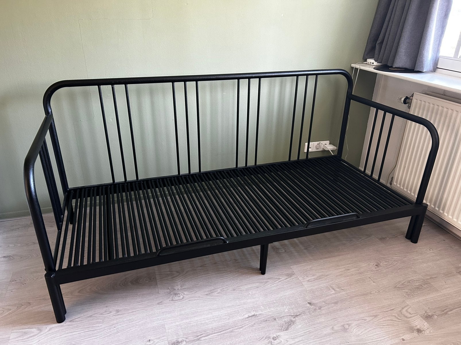 Bedbank Fyresdal, 80x200 cm, Ophalen, Zwart, Tweepersoons, Zo goed als nieuw