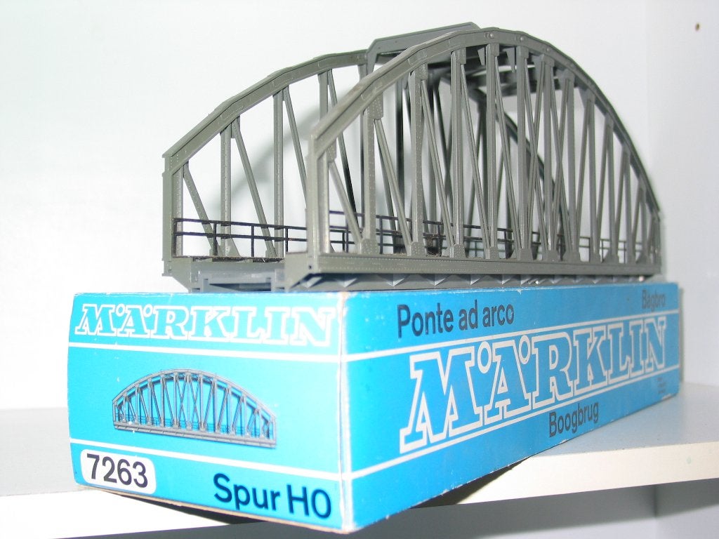 Märklin 7263 Boogbrug voor K- en M-rails, Wisselstroom, Gebruikt, Brug, Tunnel of Gebouw, Ophalen of Verzenden