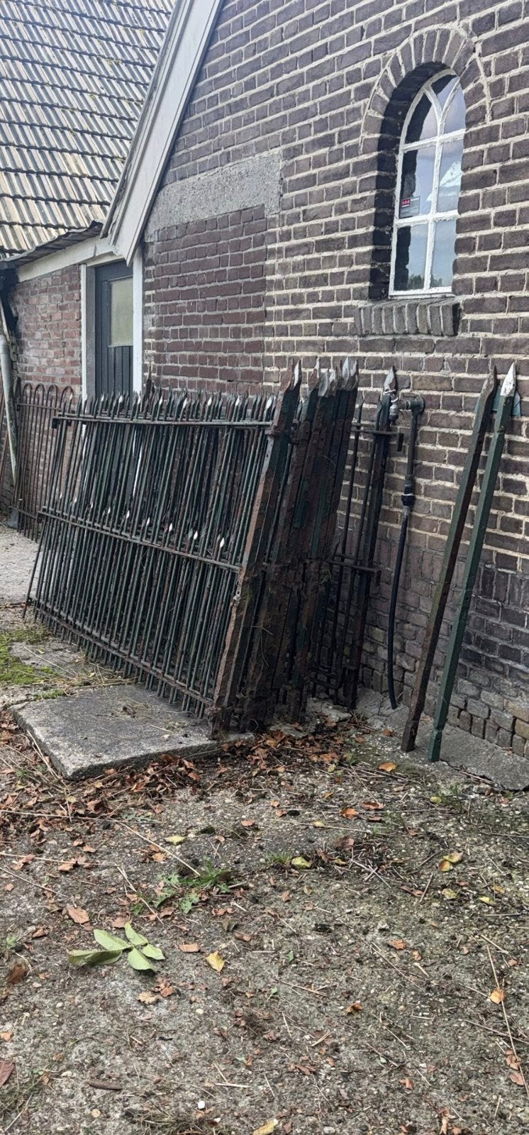 Diverse partij ijzeren hekwerk en spijlen, Ophalen, Gebruikt, IJzer, Spijlenhekwerk
