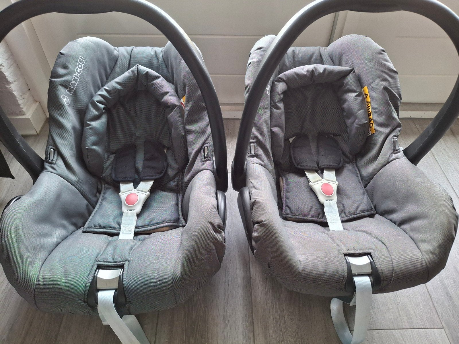 2 Maxi-Cosi autostoeltjes - Ideaal voor tweeling, Ophalen of Verzenden, 0 t/m 13 kg, Maxi-Cosi, Gebruikt