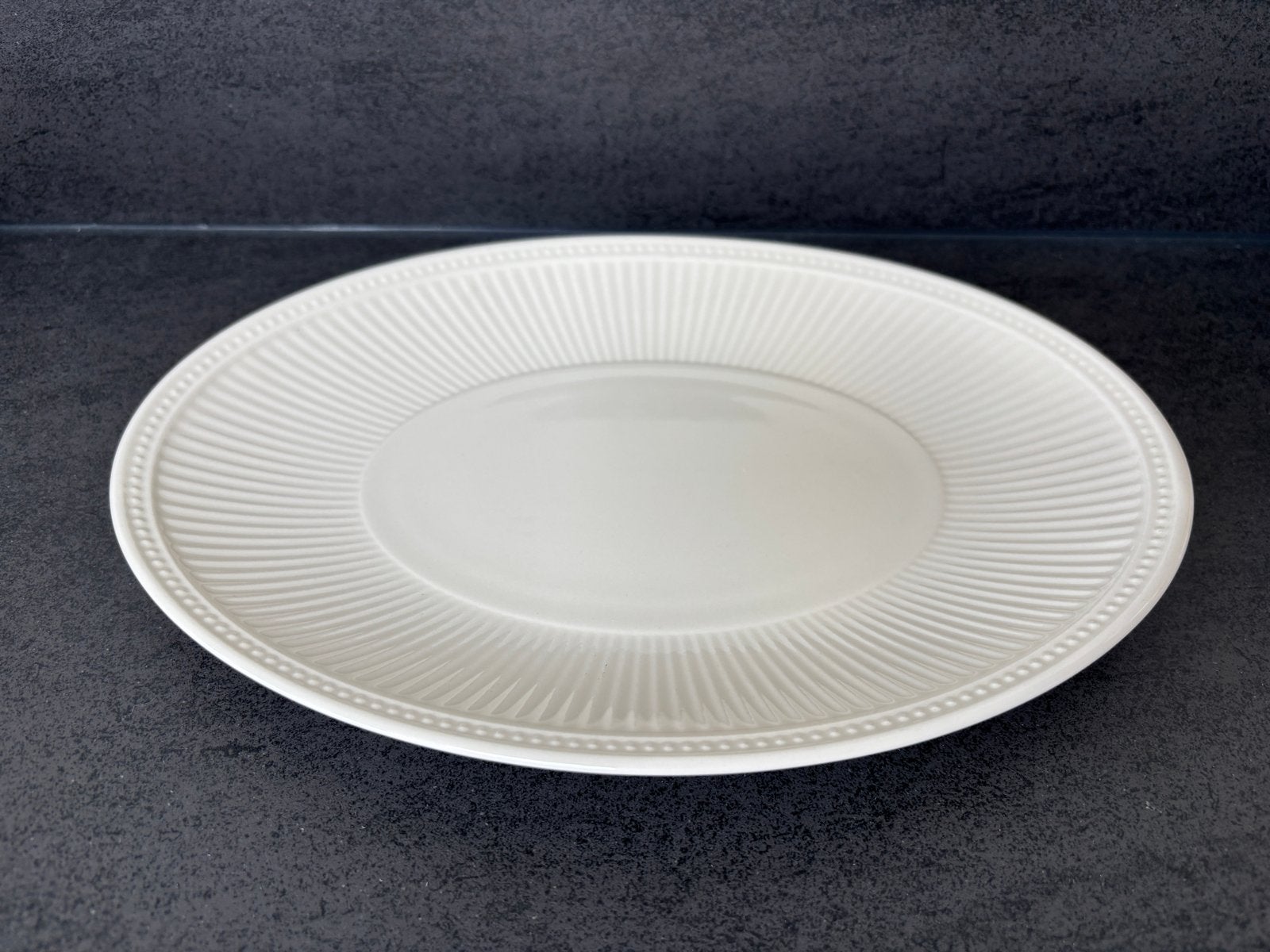 Wedgwood Windsor Ovale Schaal - Elegant en Tijdloos, Ophalen of Verzenden, Zo goed als nieuw, Wedgwood, Schaal of Schalen