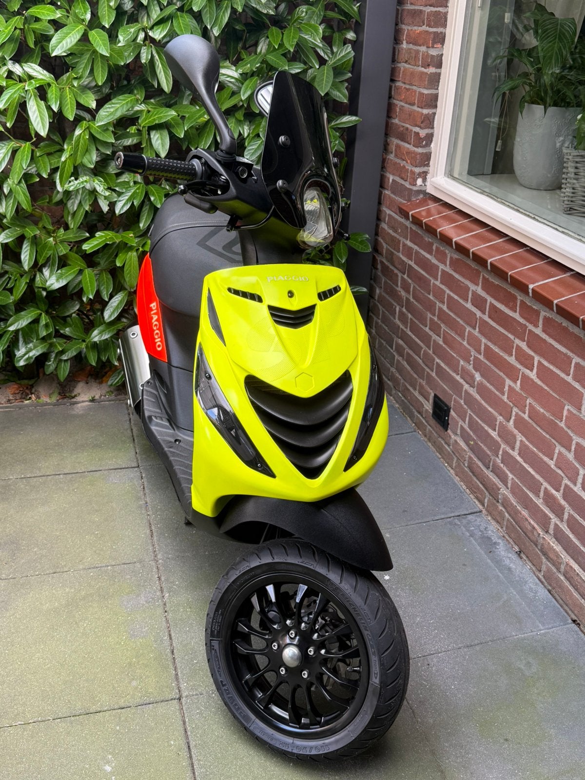 ZIP SP 172 A1 NIEUWSTAAT! ORIGINEEL! H2o motorscooter, Fietsen en Brommers, Ophalen of Verzenden, Zo goed als nieuw, Tweetakt