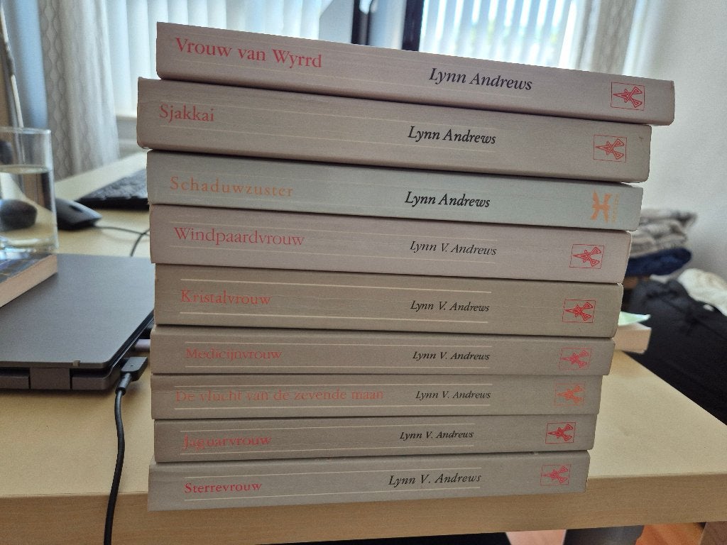 Lynn Andrews - serie boeken, Boeken, Lynn Andrews, Amerika, Ophalen, Gelezen