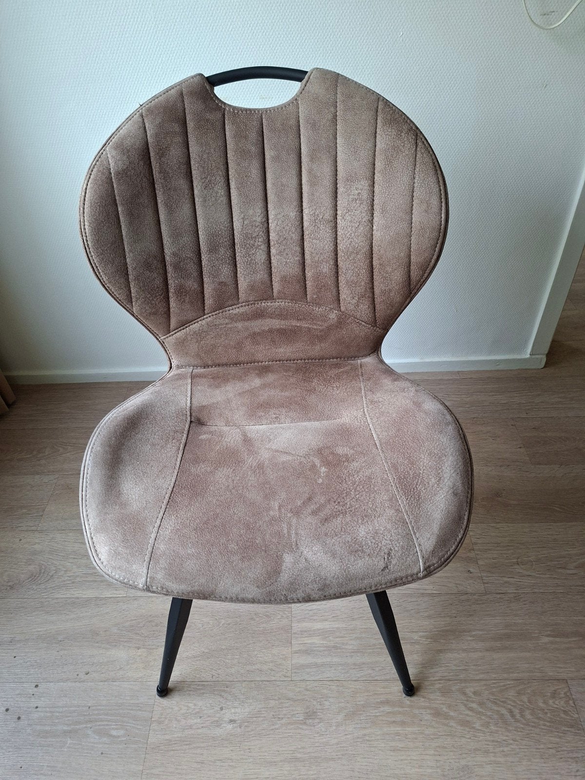 Twee Eetkamerstoelen  van Pronto kleur taupe,  zwart frame, Ophalen, Gebruikt, Twee, Bruin