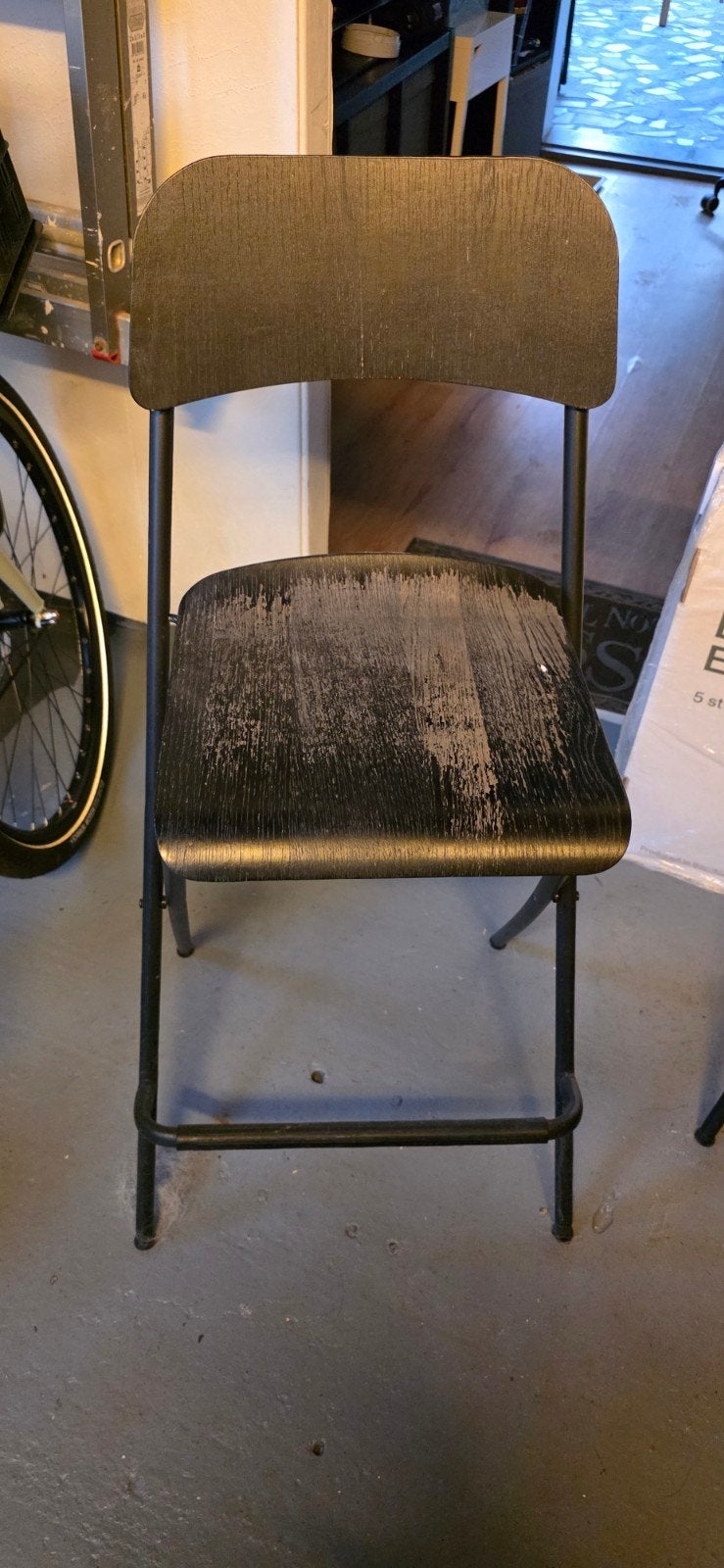 Zwarte opvouwbare stoel - Gebruikt 2 stuks , ikea barstoelen, Huis en Inrichting, Ophalen, Gebruikt, Industrieel, Functioneel