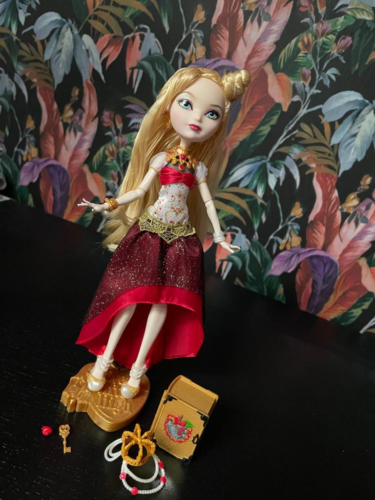 Ever After High Apple White Legacy Day, Verzamelen, Poppen, Ophalen of Verzenden, Zo goed als nieuw, Fashion Doll