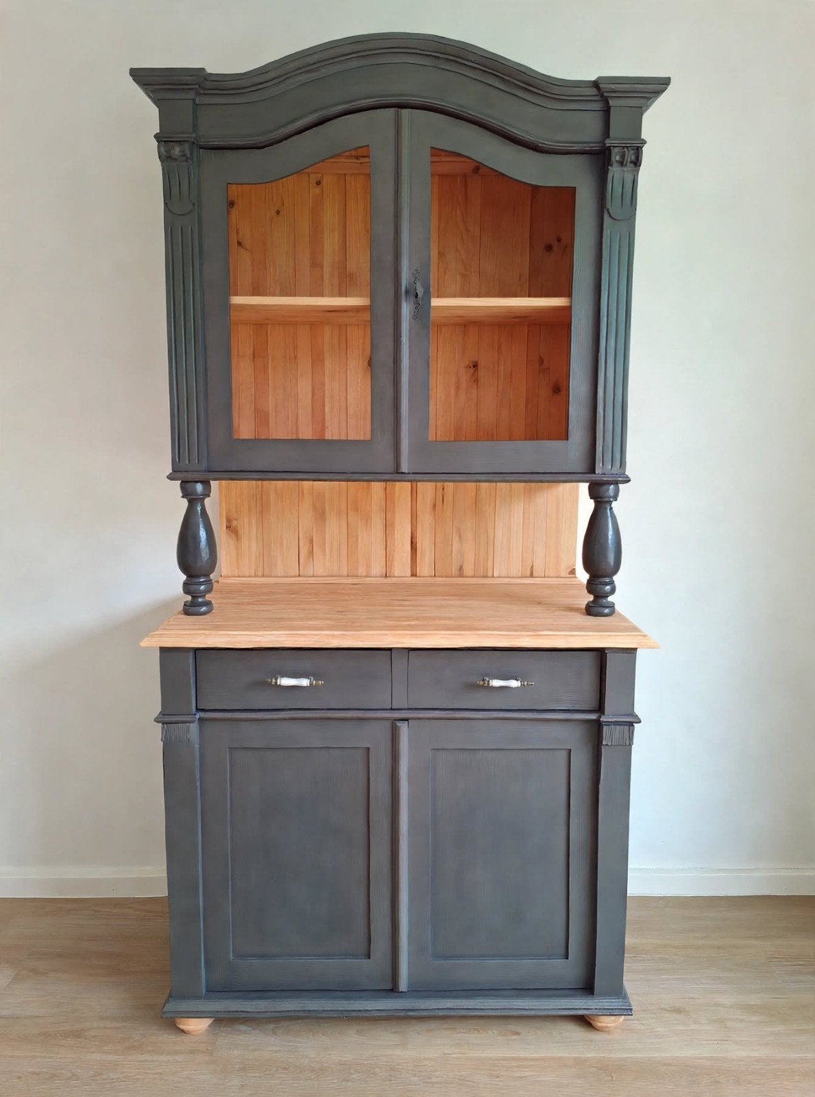 Antracietgrijze grenen buffetkast met vitrine., Ophalen, Gebruikt, 100 tot 150 cm, 200 cm of meer