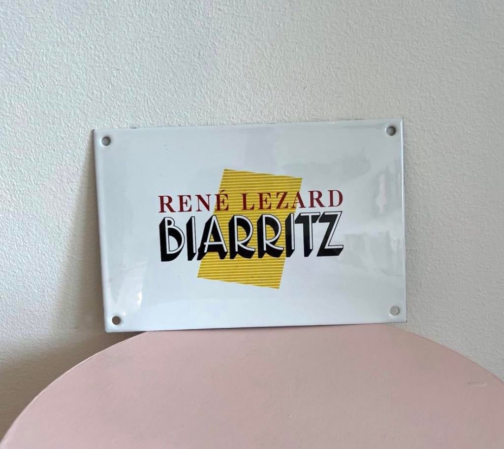 René Lezard emaille bordje Biarritz vintage wanddecoratie, Reclamebord, Gebruikt, Ophalen of Verzenden, Rene lezard