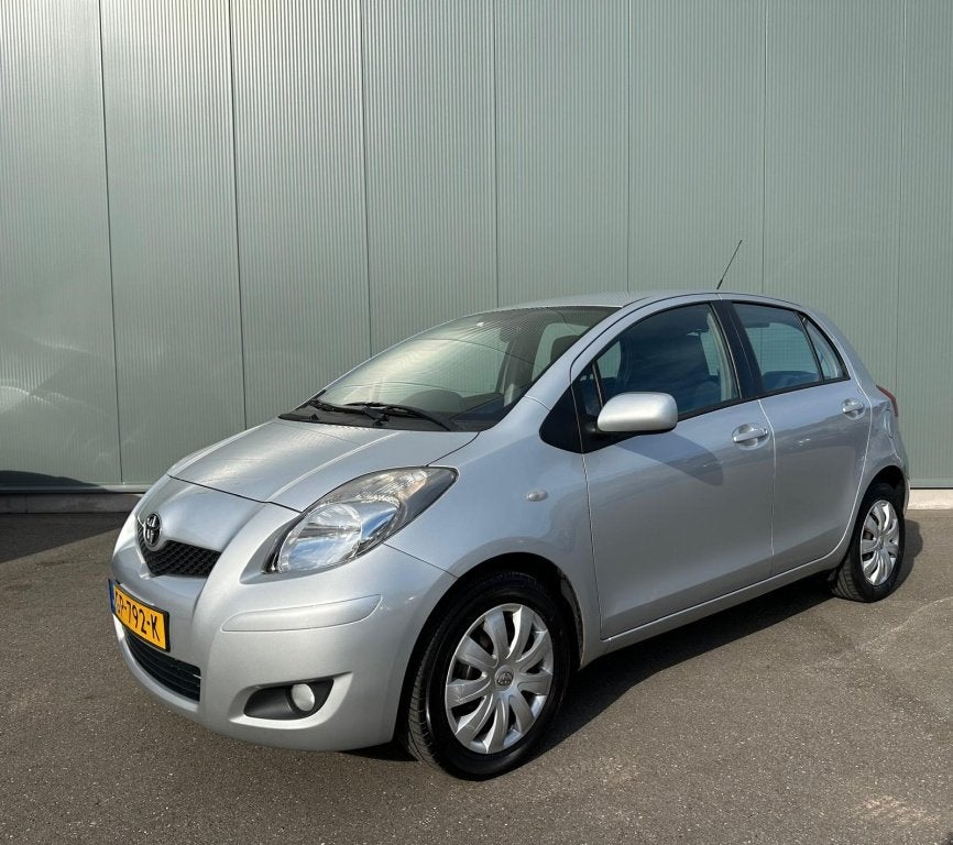 Toyota Yaris 1.3 VVTi Aspiration AIRCO | ONDERHOUDSBOEKJE !, Euro 5, 40 €/maand, 4 cilinders, 1329 cc