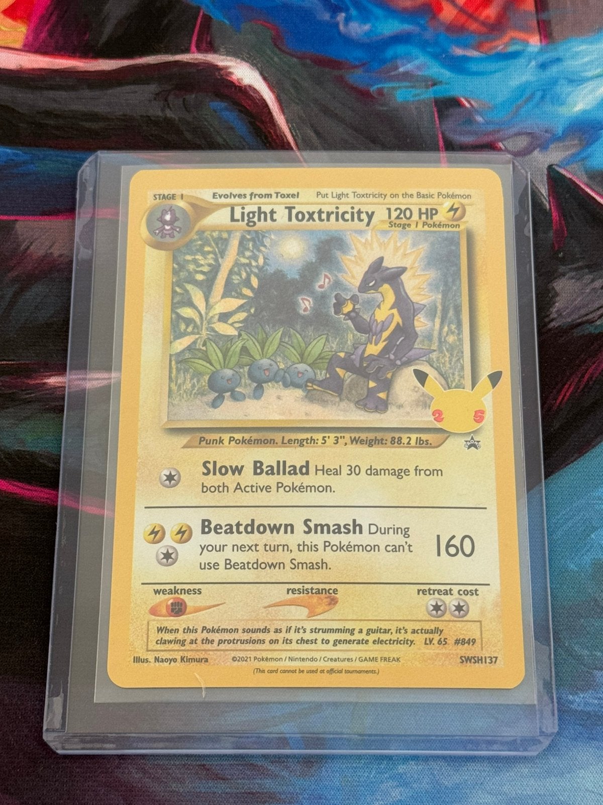 Pokémon Light Toxtricity SWSH137 Promo Engels NM, Ophalen of Verzenden, Zo goed als nieuw, Losse kaart, Foil
