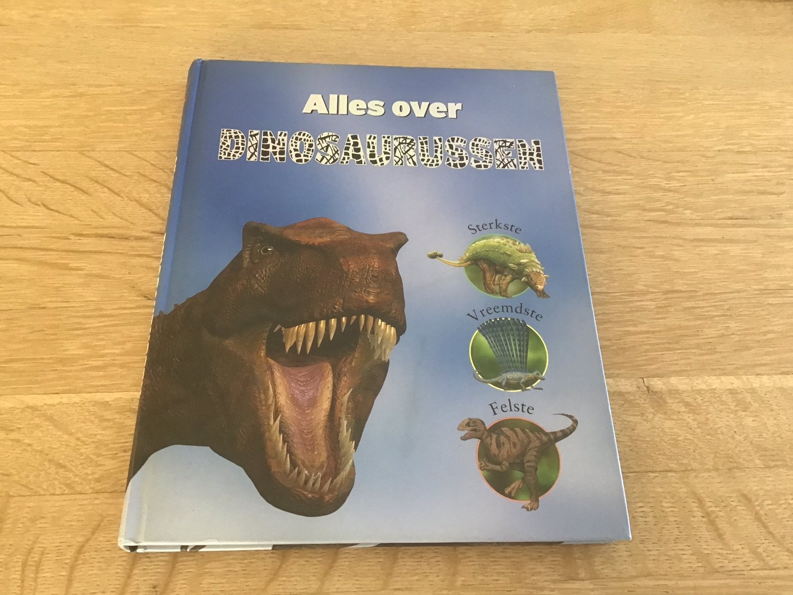 Alles over dinosaurussen, Boeken, Ophalen of Verzenden, Zo goed als nieuw, Paarden of Pony's