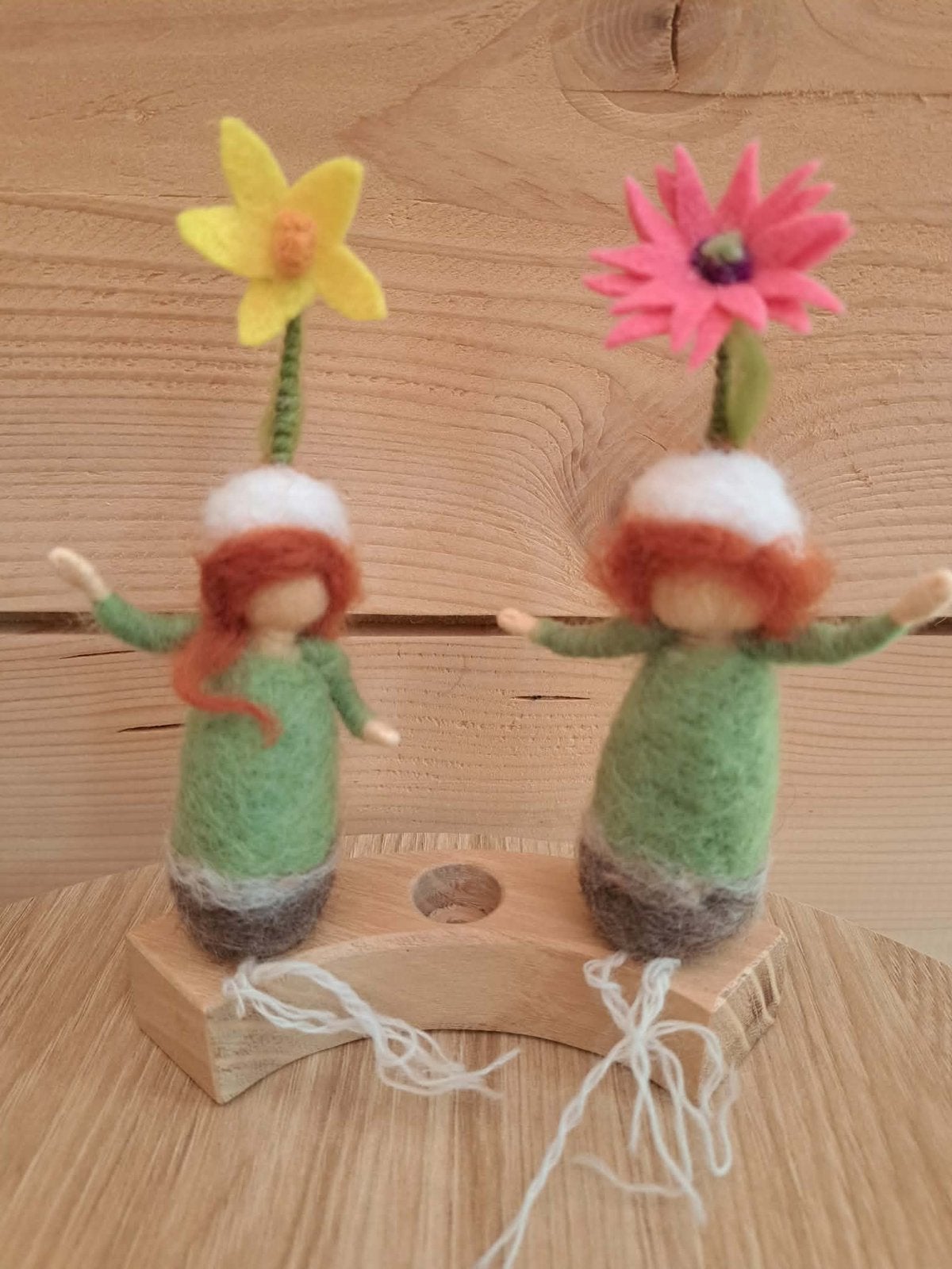 Seizoenstafel jaarring bloemen,wortel popjes wol naaldvilt, Ophalen of Verzenden, Zo goed als nieuw, Figuurtje(s)