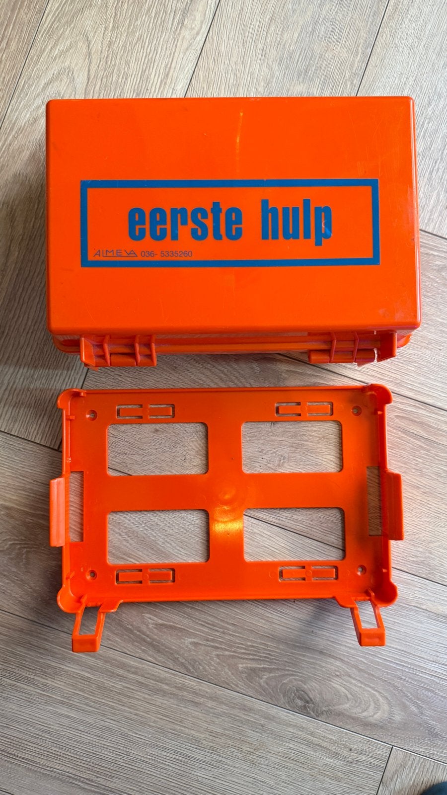 EHBO kistje leeg met ophangrek, Ophalen of Verzenden