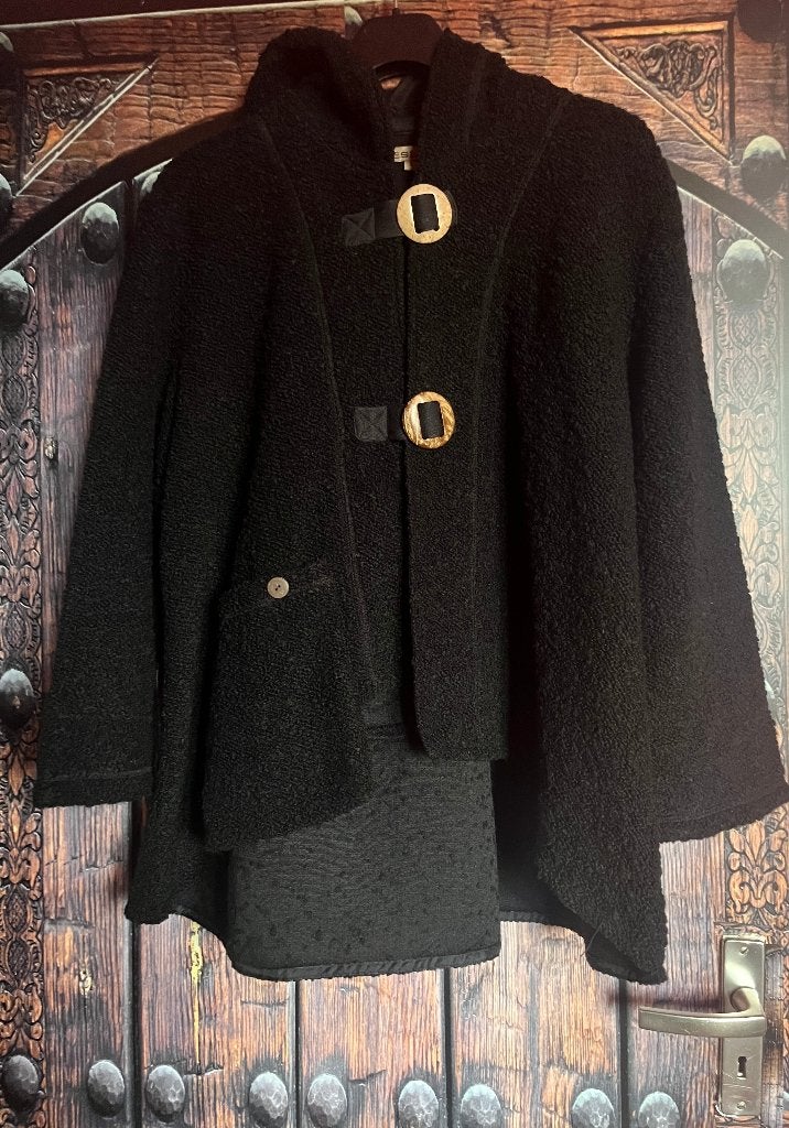 Mooie asymmetrische jas 44 van het dure merk Neslay 49,99€, Zwart, Maat 42/44 (L), Ophalen of Verzenden, Neslay