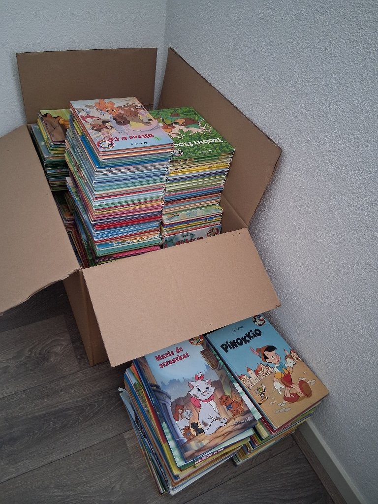 Enorm veel Disney boekjes, 50 cent tot 1,50 per stuk, Gelezen, Fictie algemeen, Jongen of Meisje, Ophalen of Verzenden