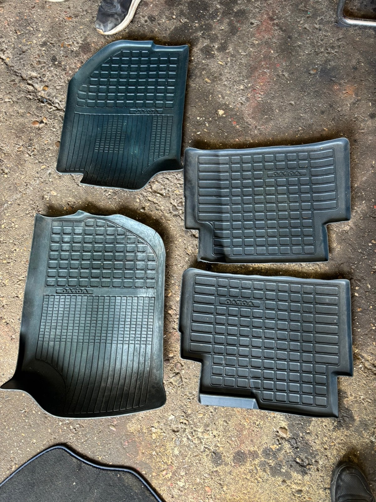 Volvo 740/940 rubber mattenset winter, Ophalen, Gebruikt