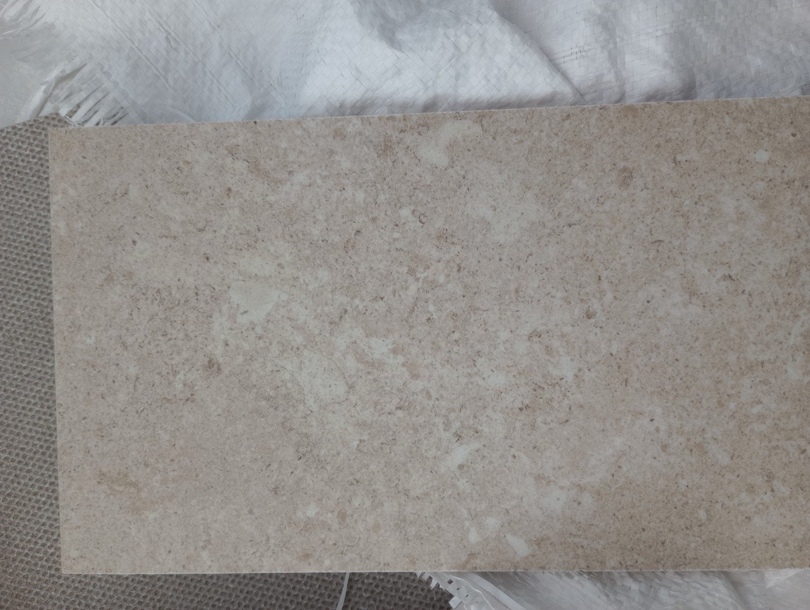 Restpartj keramische tegels - beige/zandkleurig, Ophalen, 60 cm of meer, 10 m² of meer, Vloertegels