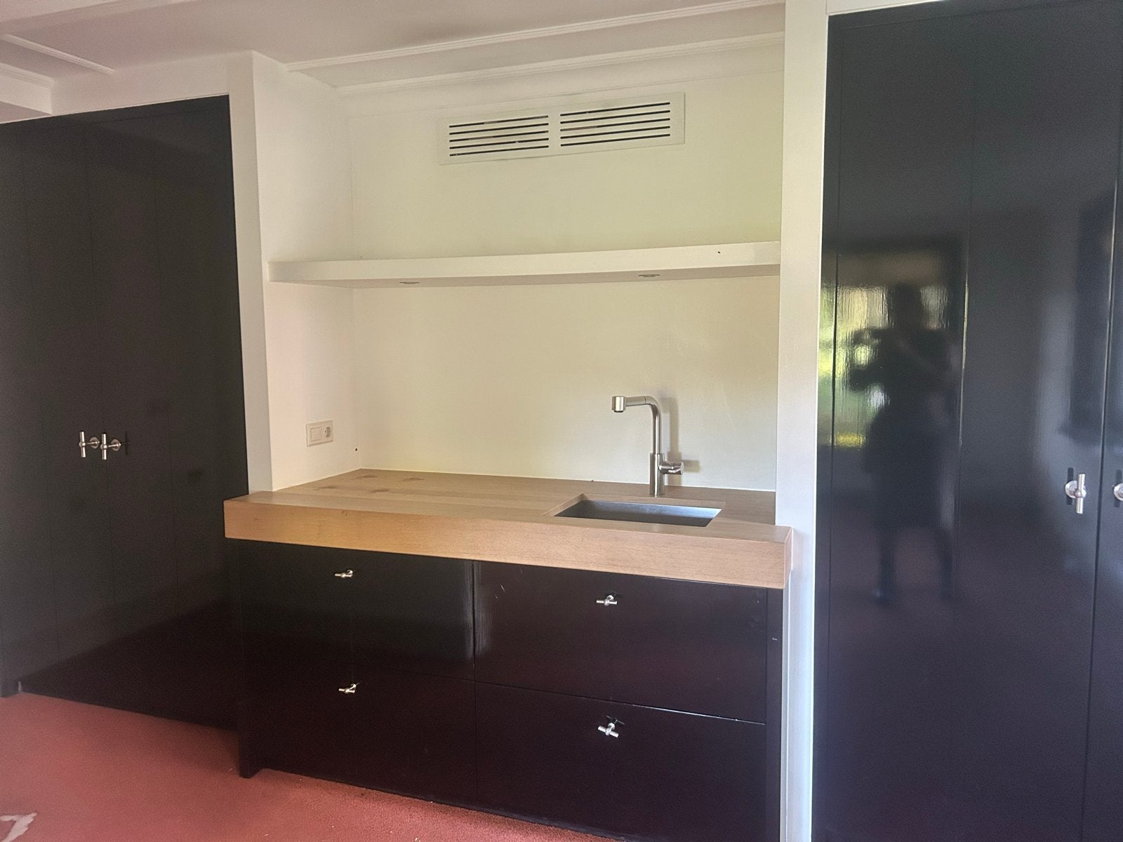 Zwarte hoogglans kastenwand met wastafelmeubel, Ophalen, Zo goed als nieuw