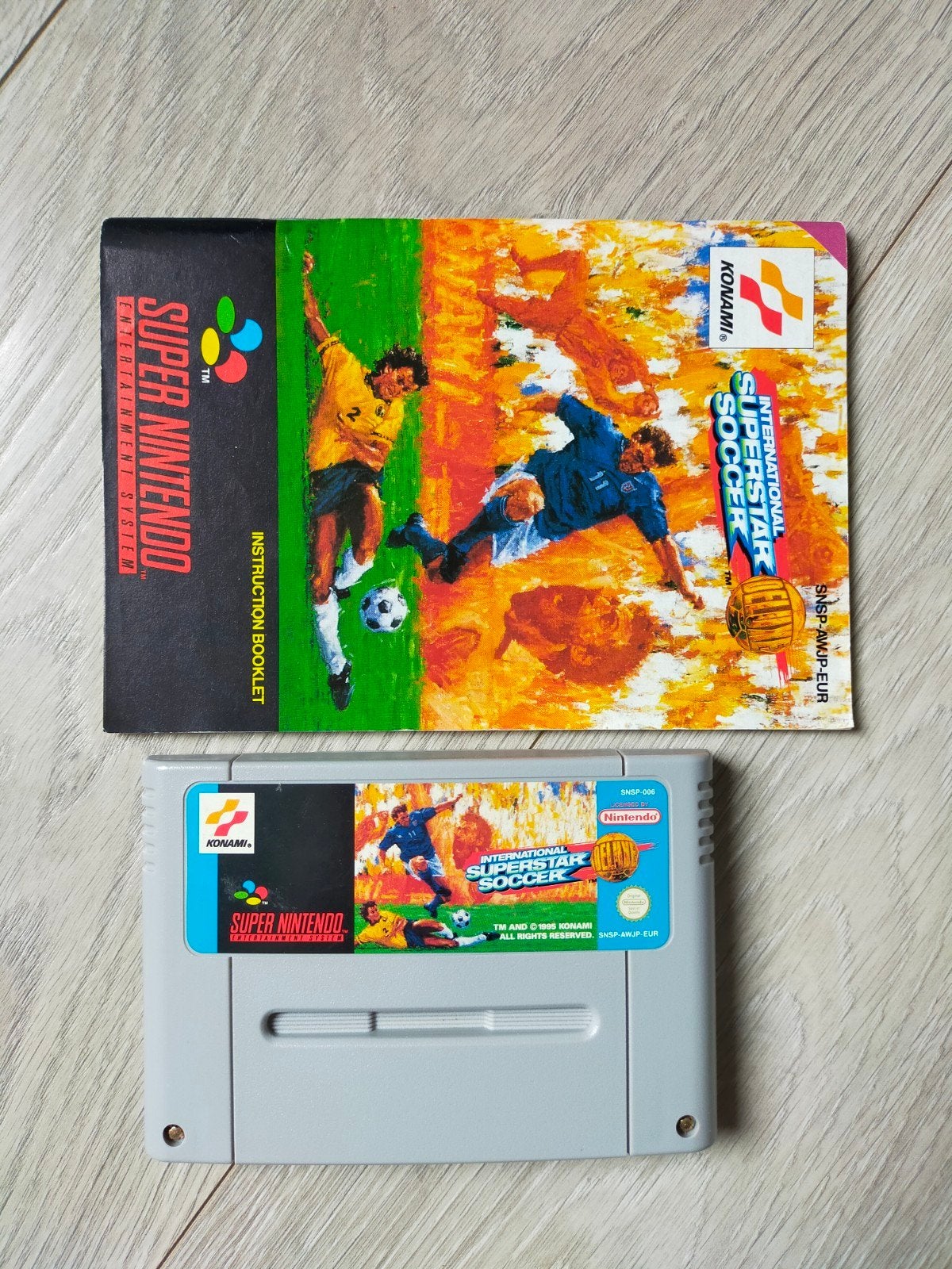 Super Nintendo International Superstar soccer deluxe, Ophalen of Verzenden, Zo goed als nieuw, Sport, 3 spelers of meer