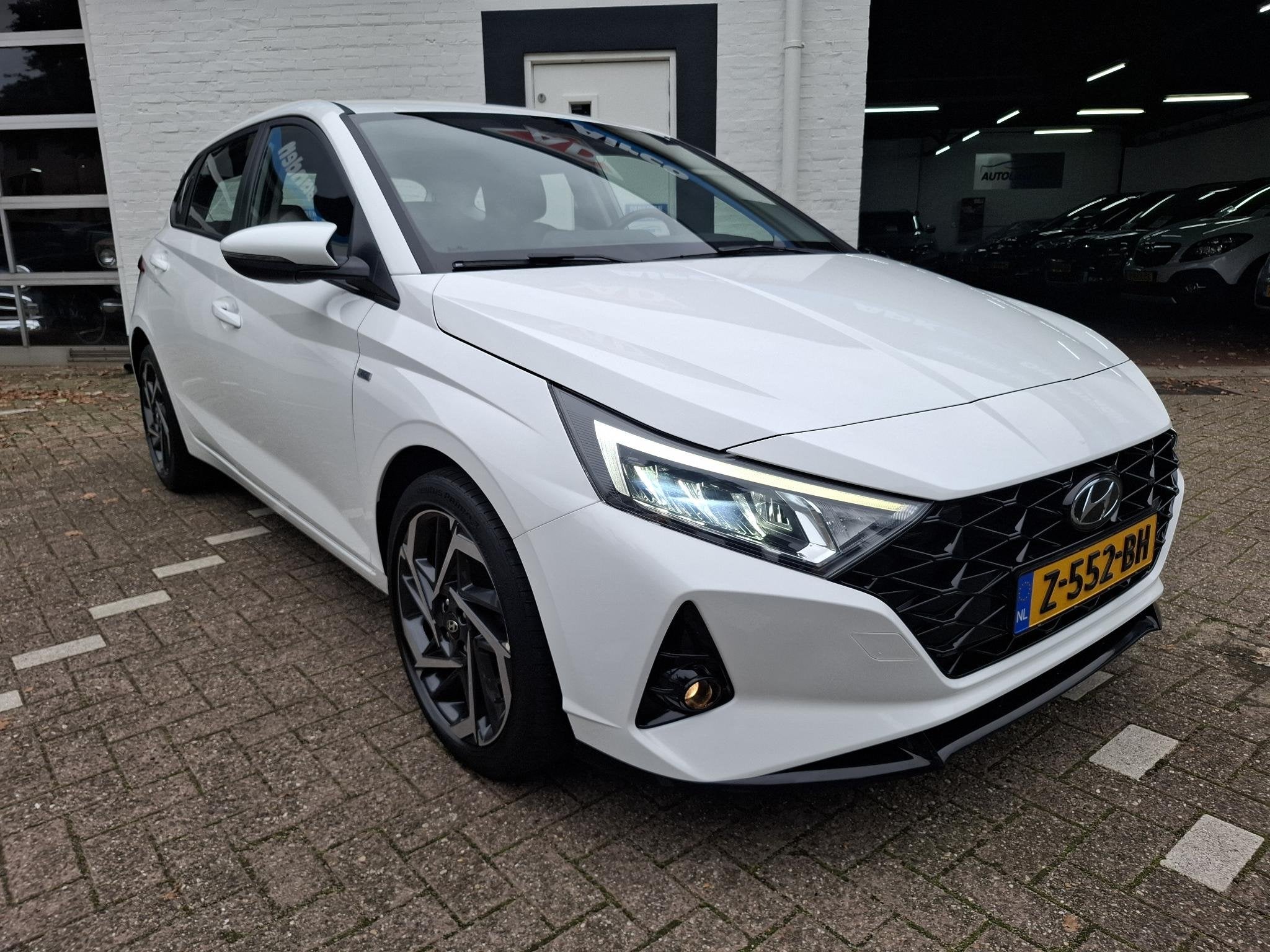 Hyundai i20 1.0 T-GDI Comfort /Automaat/carplay/camera/navig, Gebruikt, Euro 6, 19 km/l, 3 cilinders