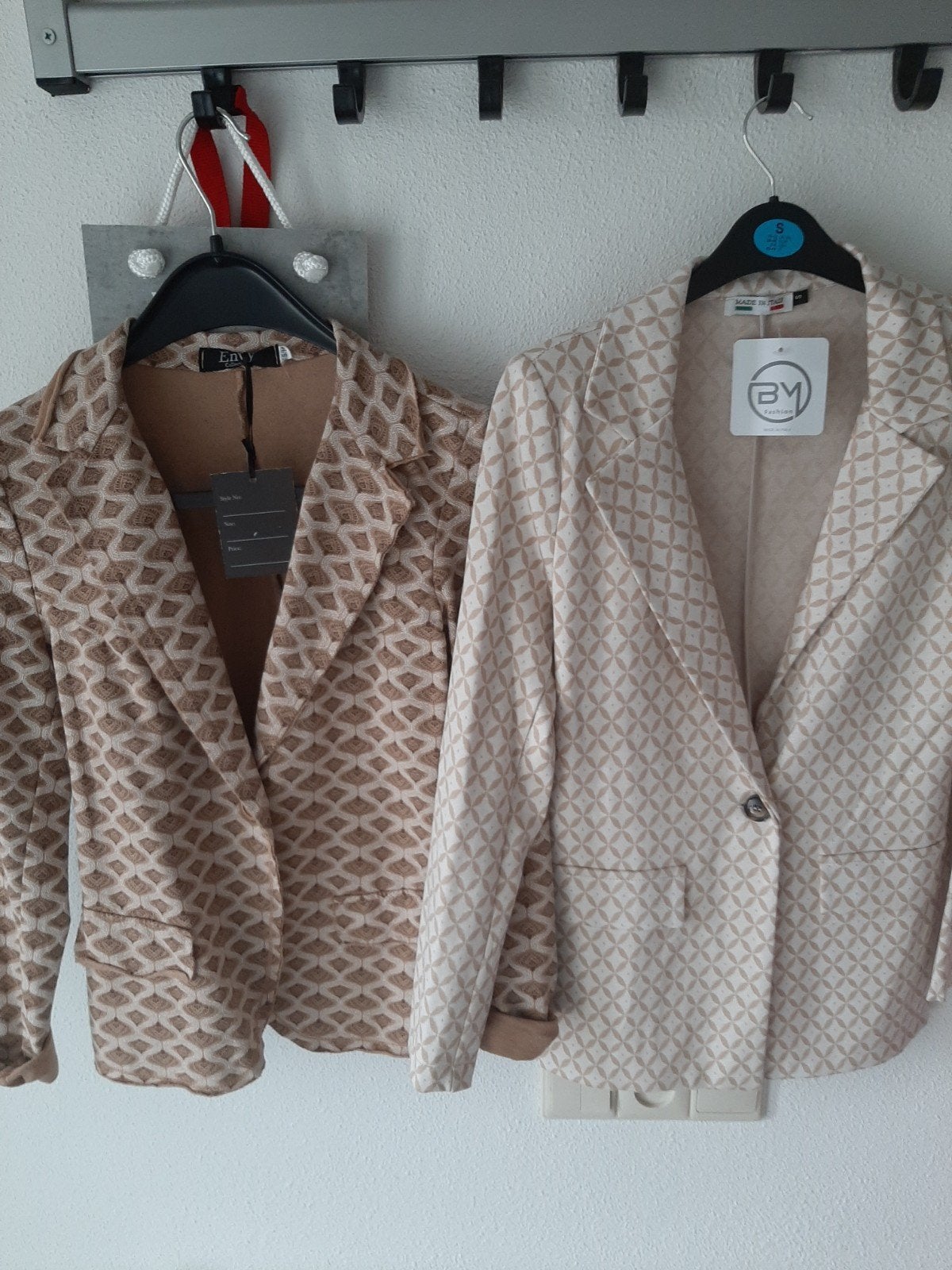 2 mooie nieuwe jasjes maat s 14.95 pst, Kleding | Dames, Jasjes, Kostuums en Pakken, Ophalen of Verzenden, Nieuw, Maat 36 (S)