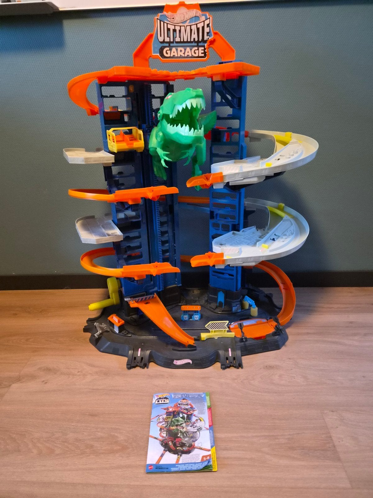 Hot Wheels Ultimate Garage met T-Rex, Kinderen en Baby's, Speelgoed | Speelgoedvoertuigen, Ophalen, Gebruikt