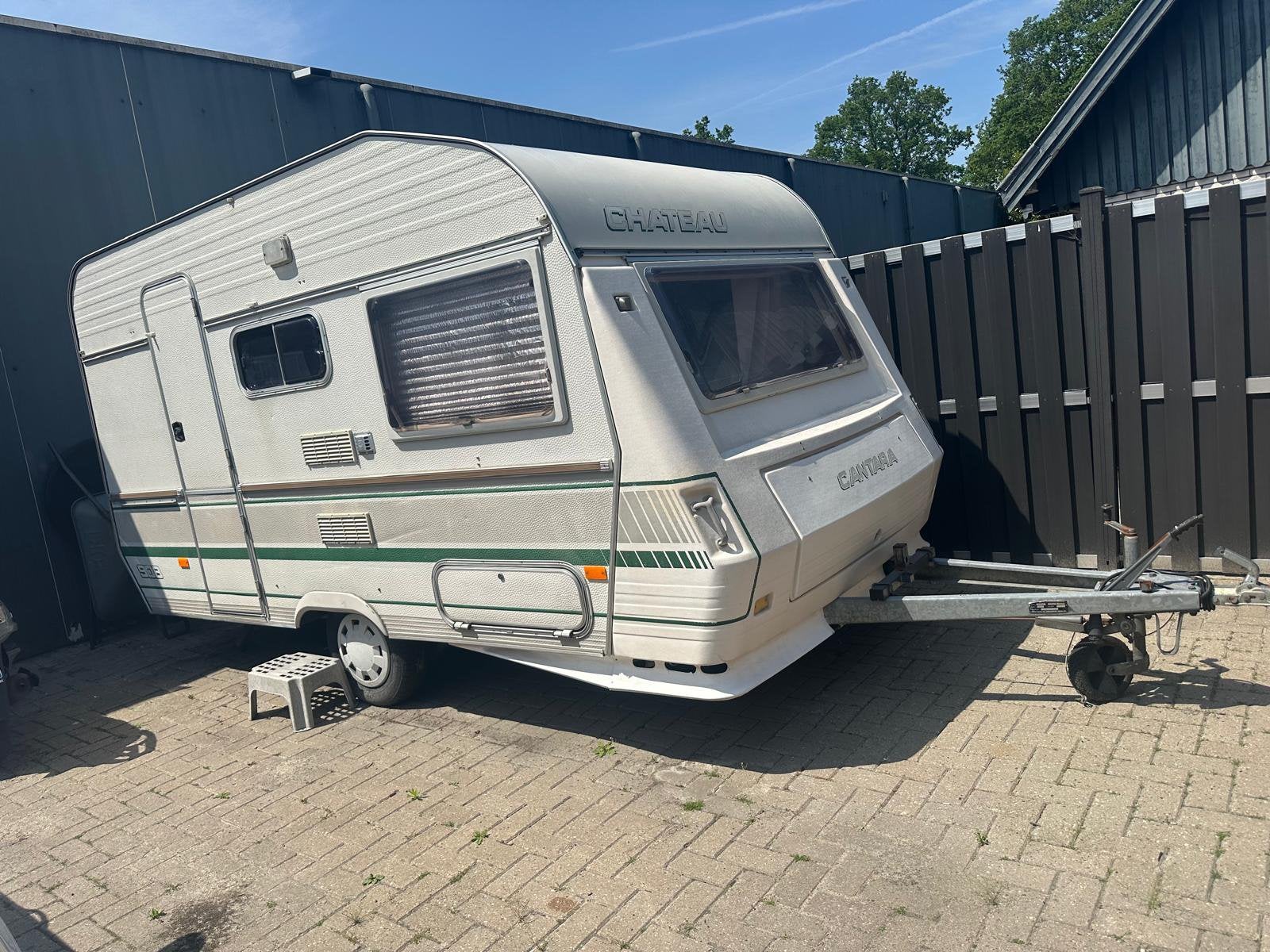 Chateau Cantara 908 caravan met nieuwe Gerjak voortent, Rondzit, Kachel, Particulier, 500 - 750 kg