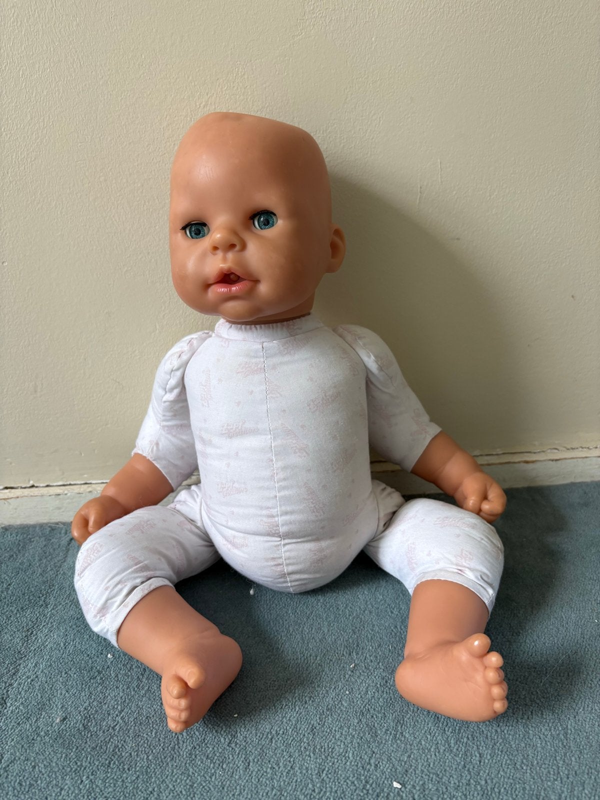 Chou Chou Babypop 48 cm - Praatfunctie, Ophalen of Verzenden, Gebruikt, Babypop