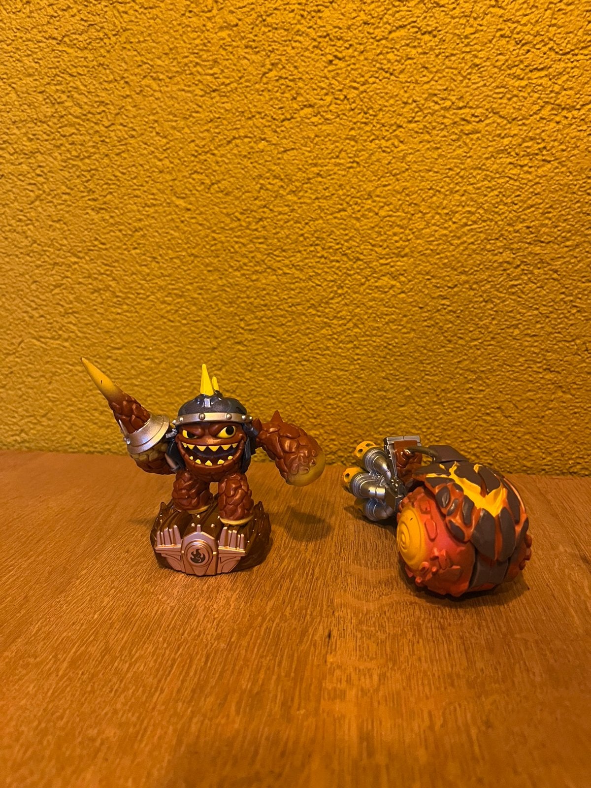 Skylanders Lavalance Eruptor en Burn Cycle, Ophalen, Zo goed als nieuw